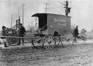 Nasmiths_Breadwagon_Earlscourt 1908 WikiCommons