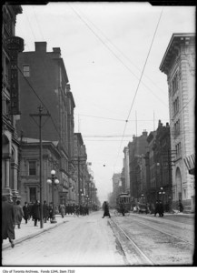 King east of Bay ca 1910, City of Toronto Archives